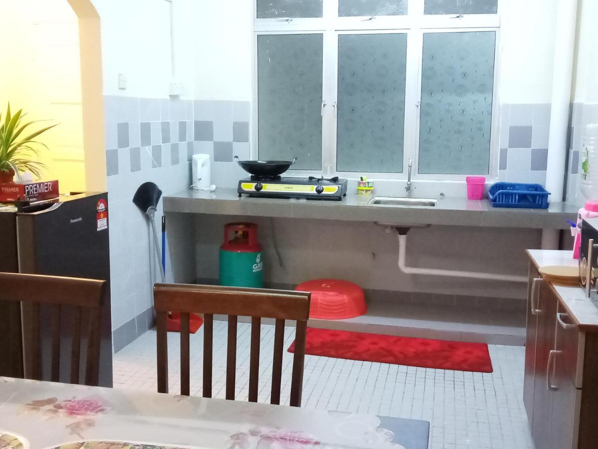 Aiman Homestay ポートディクソン エクステリア 写真