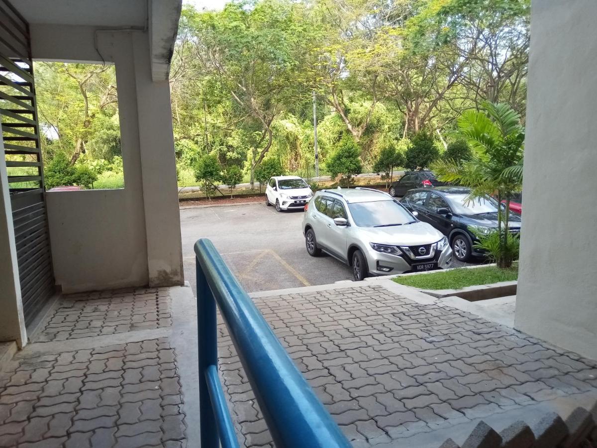Aiman Homestay ポートディクソン エクステリア 写真